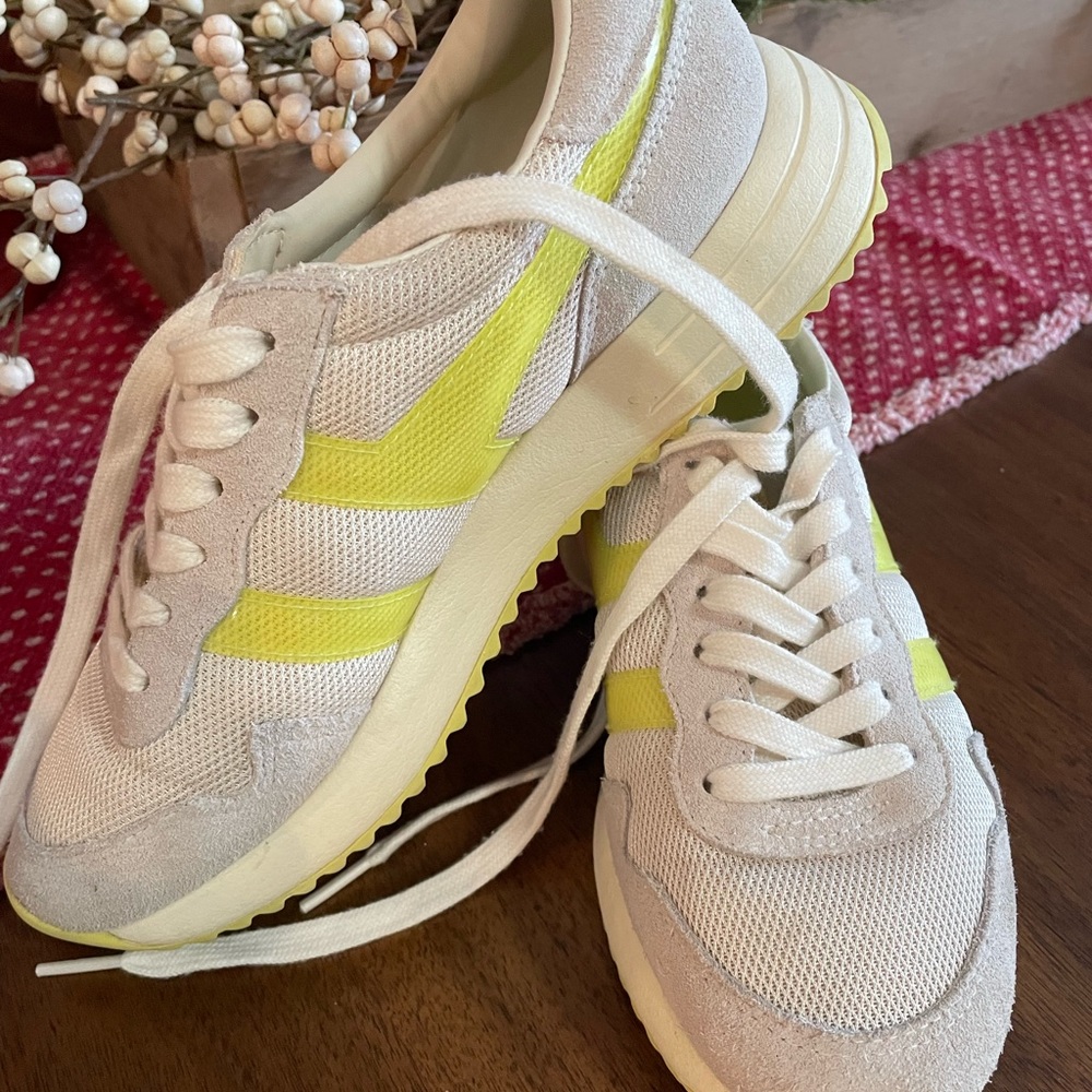 Gola sneakers